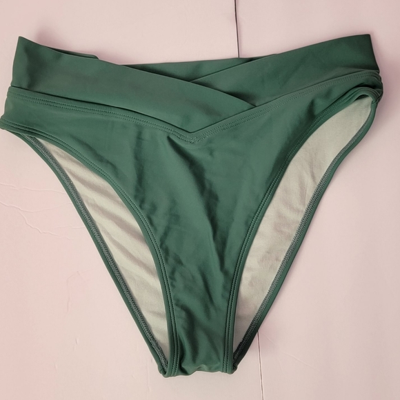CROSSOVER HIGH-WAIST BIKINI BOTTOM/ M. - Picture 1 of 6